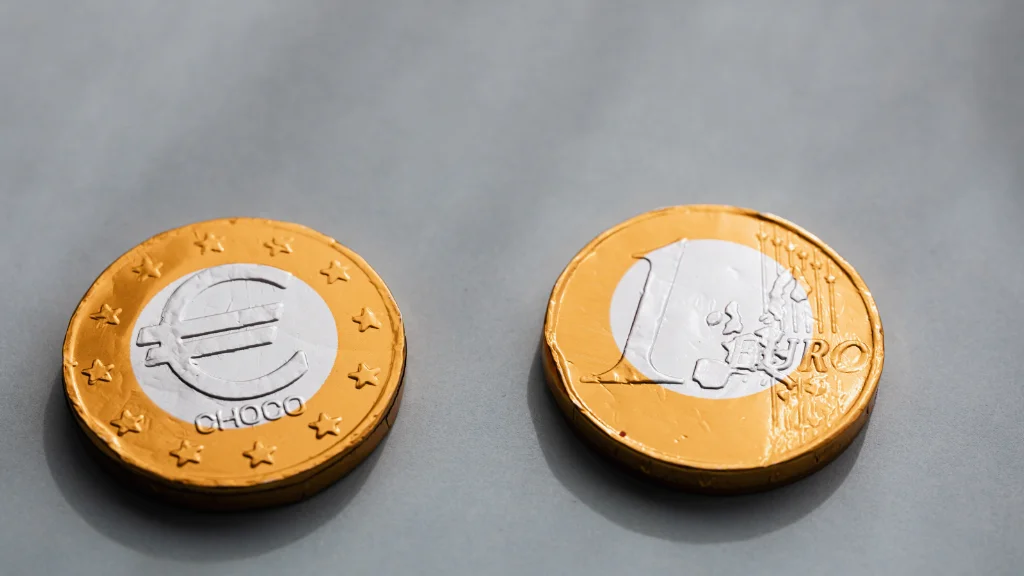 Pune gold prices remain steady on cautious buying