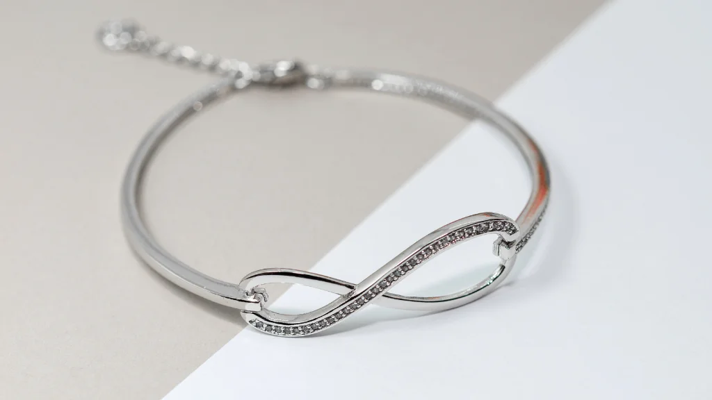 Silver Price in Lucknow Today at ₹275 per Gram