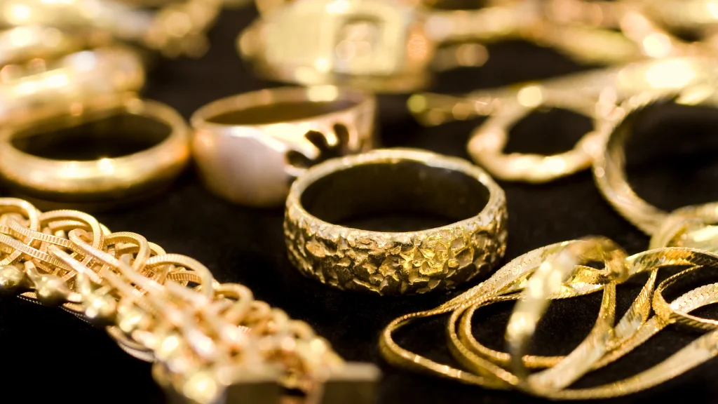 Gold prices in Lucknow remain firm amid rising investment interest