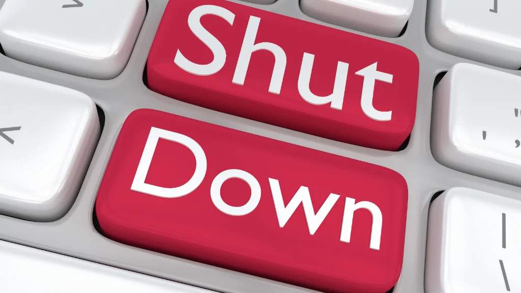 Illustration showing digital gold stored in a secure vault backed by custodians even if a fintech app shuts down.