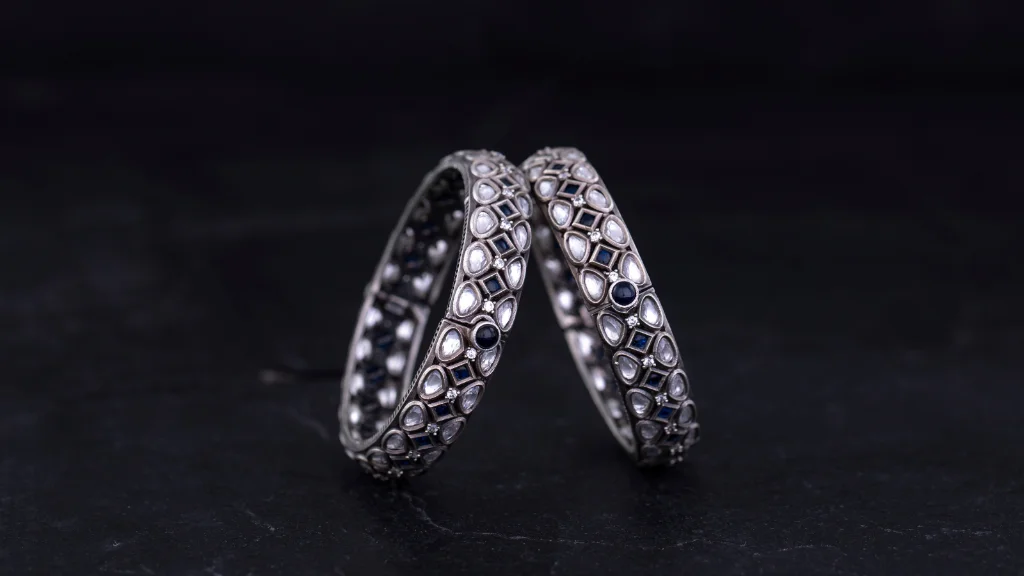 Silver price in Hyderabad stands at ₹320 per gram