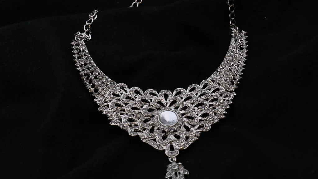 Chandigarh Silver Holds at ₹260 Per Gram as Buyers Shift from Volatile Gold