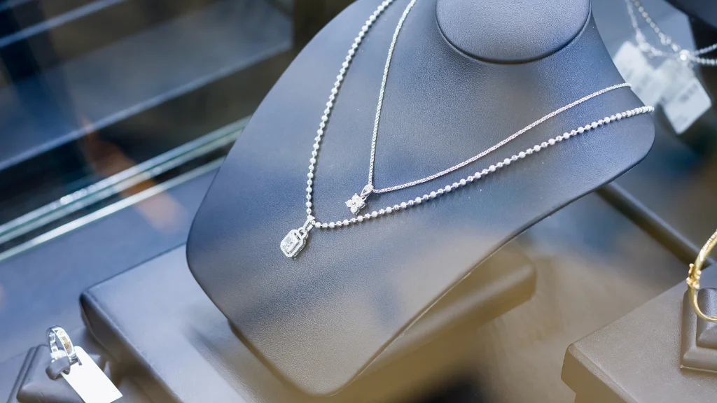 Silver price in Patna stands at ₹320 per gram