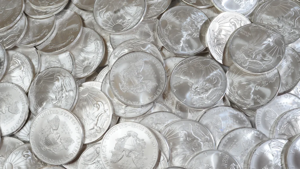 Silver prices in Chandigarh steady at ₹300 per gram