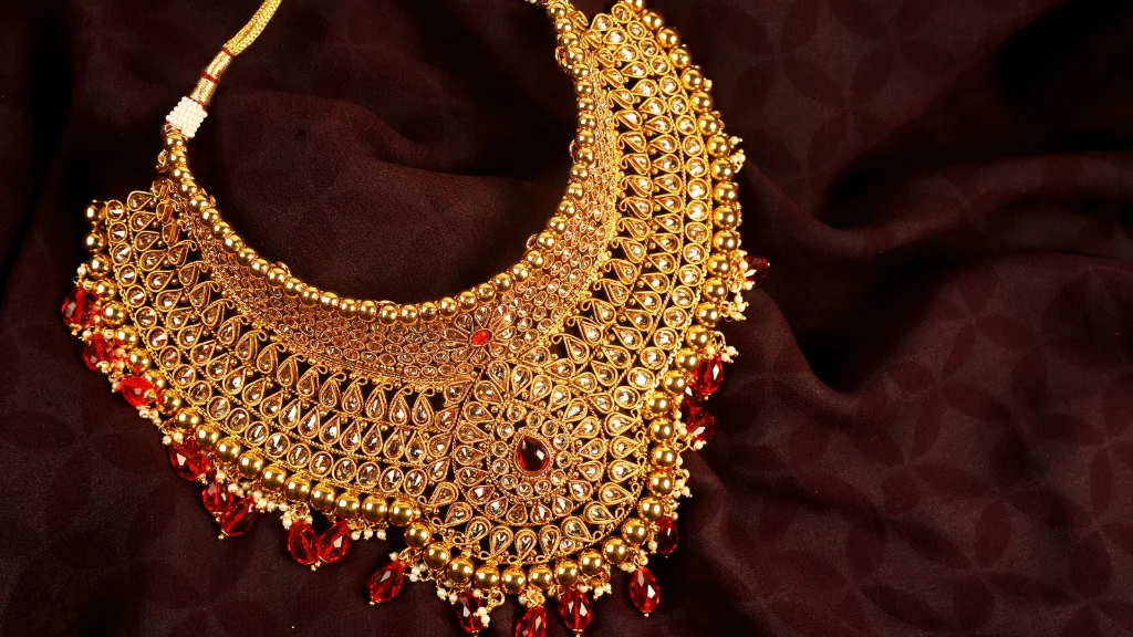 Gold Prices in Delhi Gain Attention Amid Safe Haven Demand