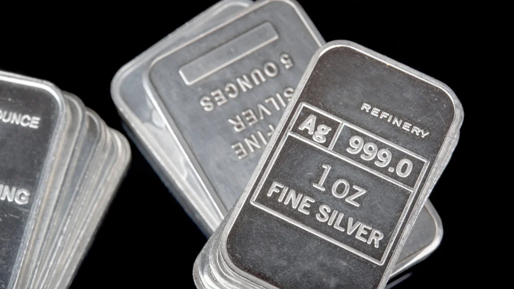 Silver Consolidates After Recent Weekly Swings