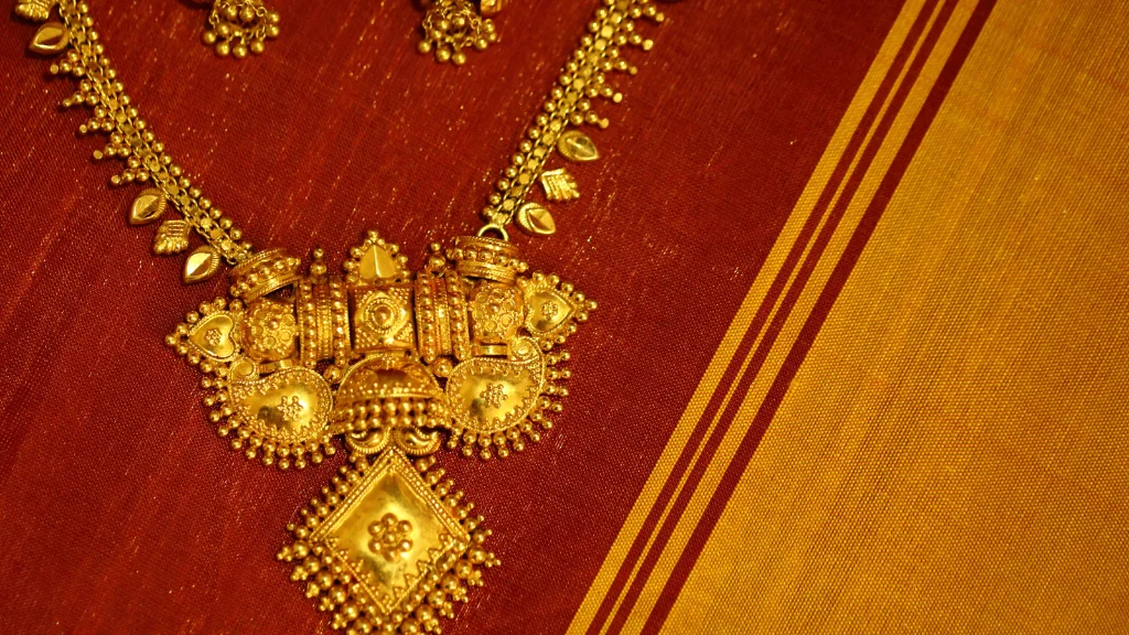 Gold Prices in Hyderabad Today: 24K at ₹15,840 Per Gram