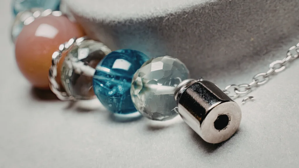 Silver price in Ayodhya stands at ₹280 per gram