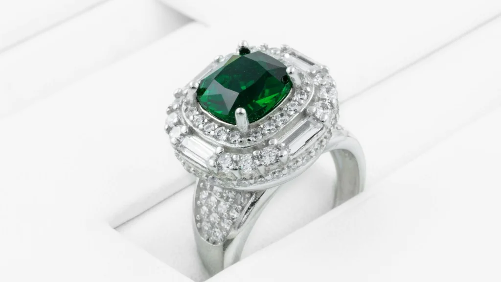 Silver Prices in Chennai Steady at ₹260 Per Gram Amid Global Support