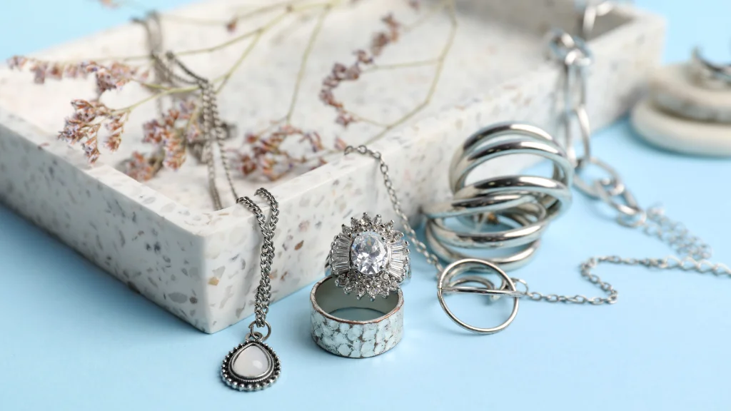 Silver Prices in Bengaluru Rally to ₹260 Per Gram Amid Precious Metal Surge